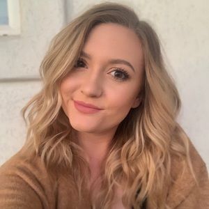 Meet your Posher, Casee